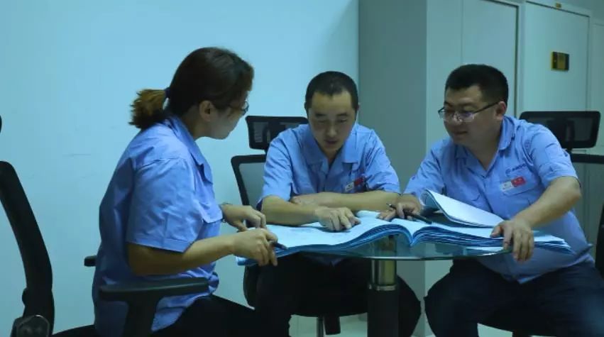 【兵裝青年標(biāo)兵②】建設(shè)工業(yè)：“熊孩子”的名品設(shè)計(jì)夢