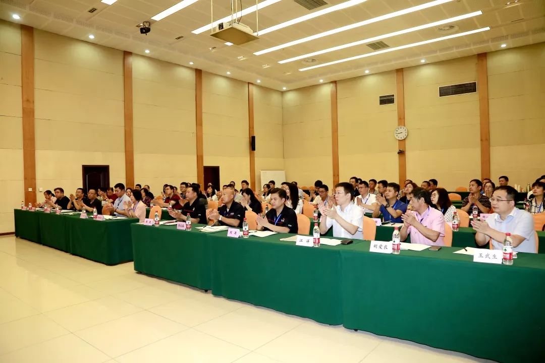 非聽不可！能工巧匠的“嘴上功夫”—— 兵器裝備集團(tuán)舉行第三屆高技能人才論壇