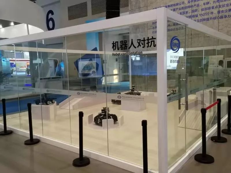 實(shí)力跨界，瞧瞧他們的機(jī)器人家族